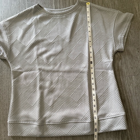 Geometric Patterned Top & Short Set NEW - Picture 3 of 8